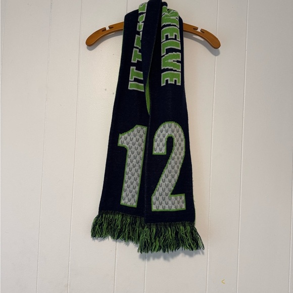NFL Seattle Seahawks Navy Blue & Green Football Winter Scarf - Picture 1 of 6